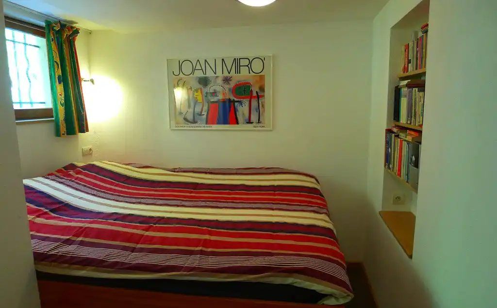 Chambre avec grand lit double
