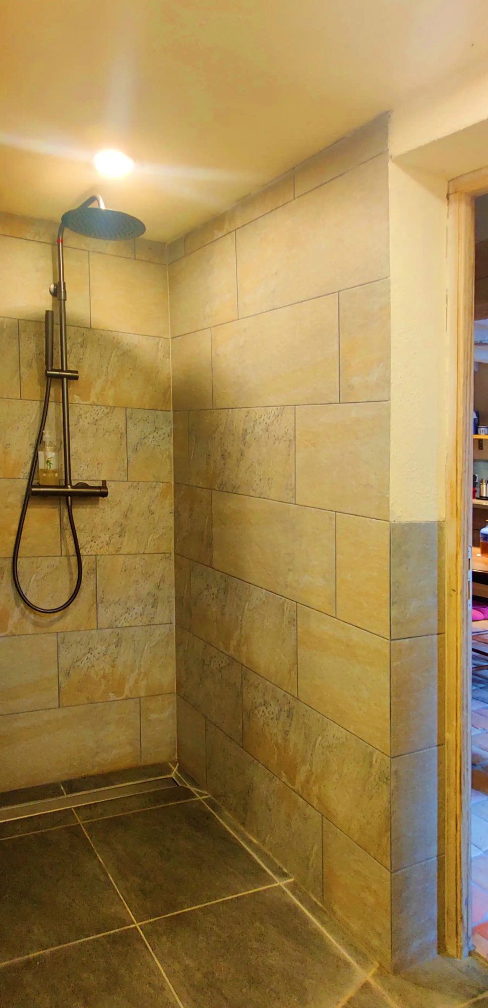 La douche à l’italienne en pierre